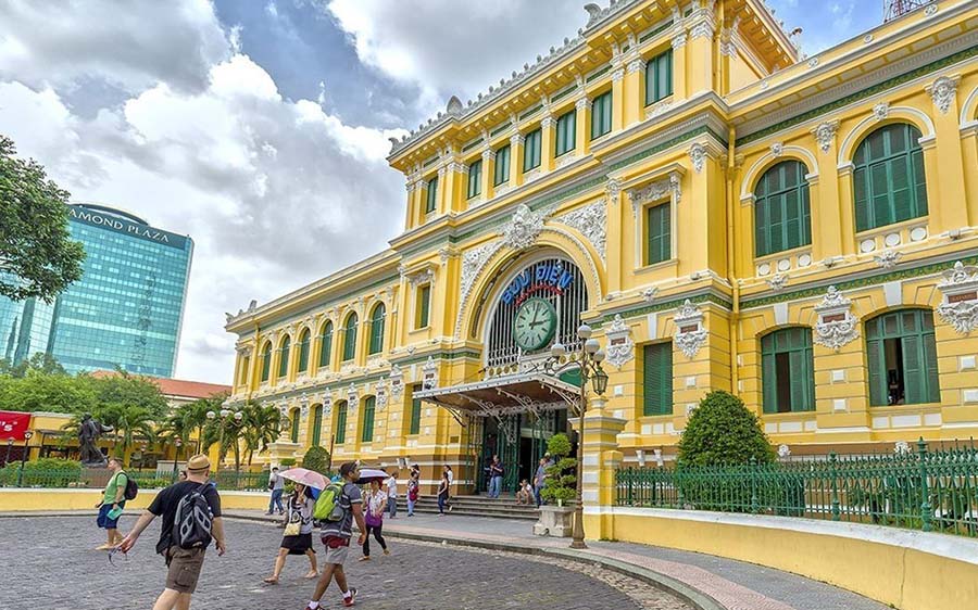 Vietnam Cambodia Itinerary 10 Days - saigon post office